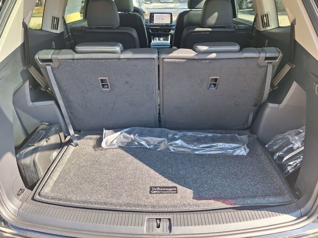 New 2025 Volkswagen Atlas SEL image 28