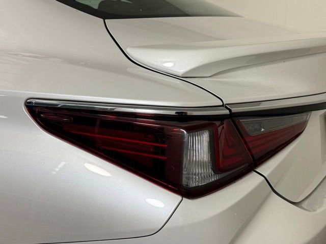 Used 2023 Lexus ES 350 w/ Premium Package FWD image 12