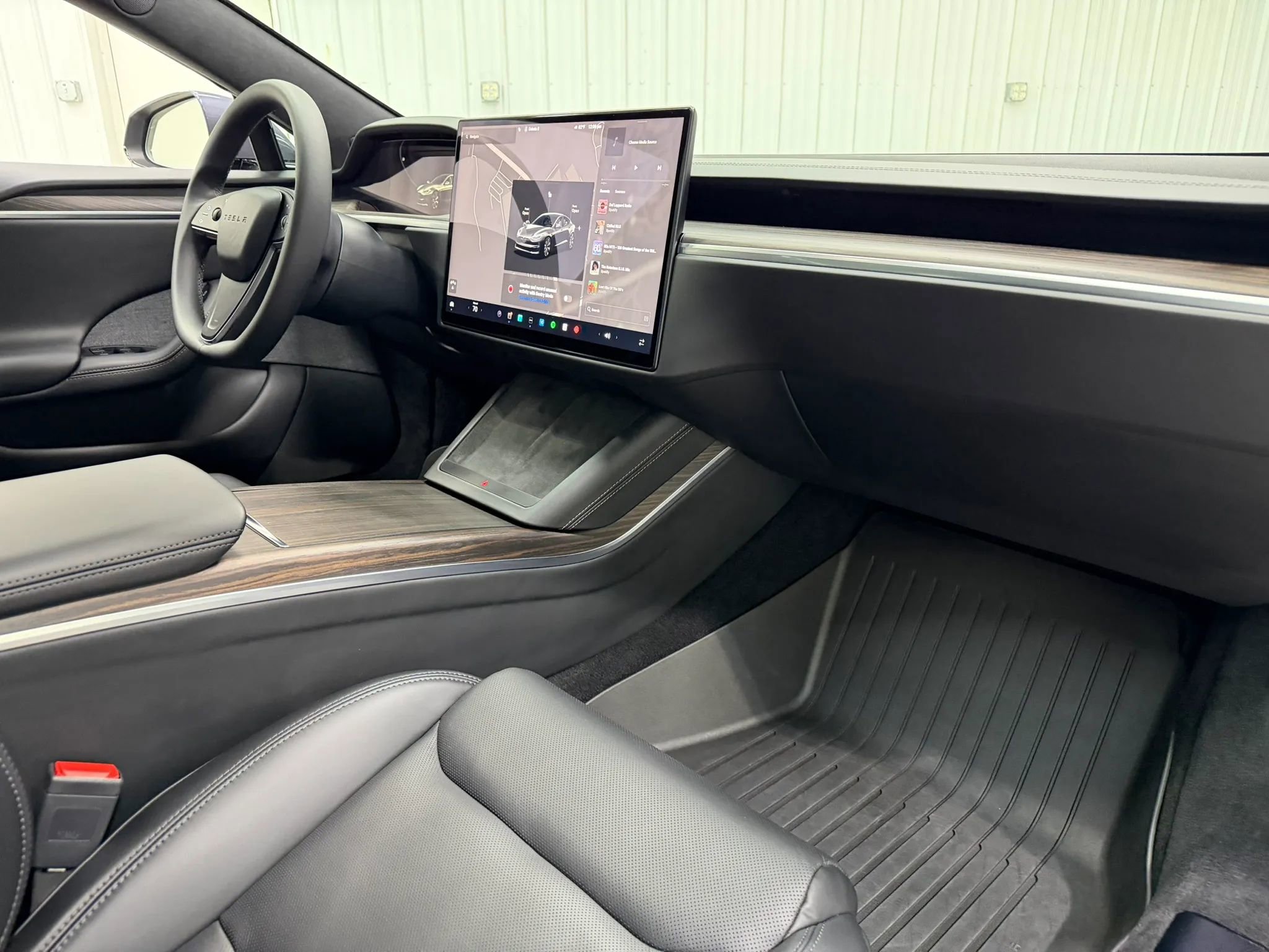 Used 2023 Tesla Model S Standard Range image 14