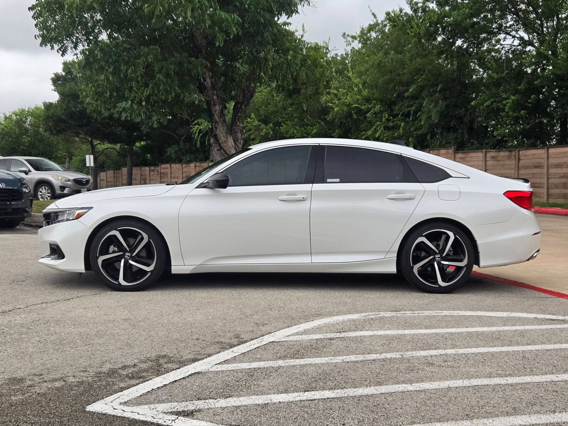 Used 2021 Honda Accord Sport image 6