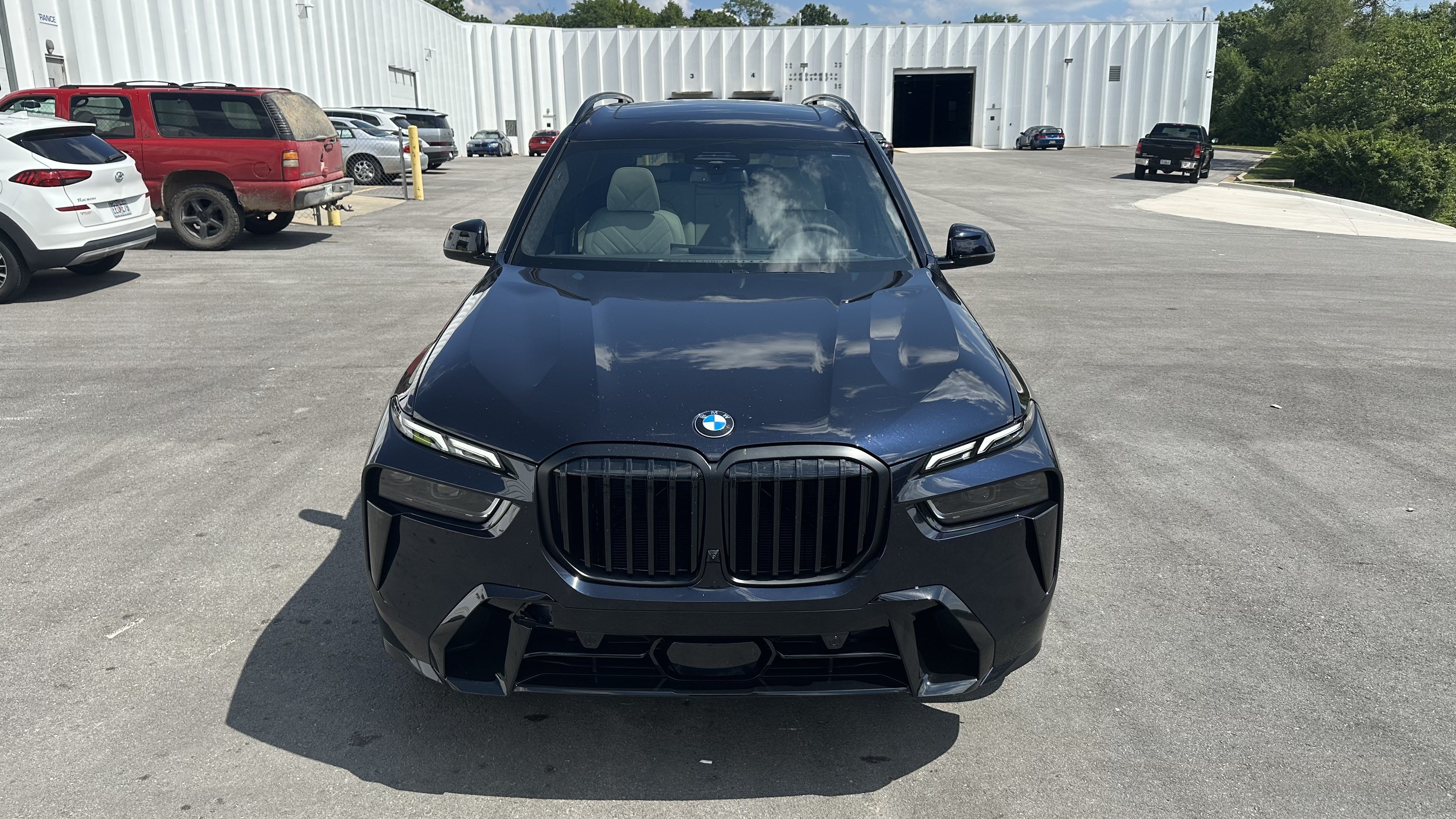 New 2027 BMW X7 xDrive40i w/ Executive Package AWD/4WD image 3