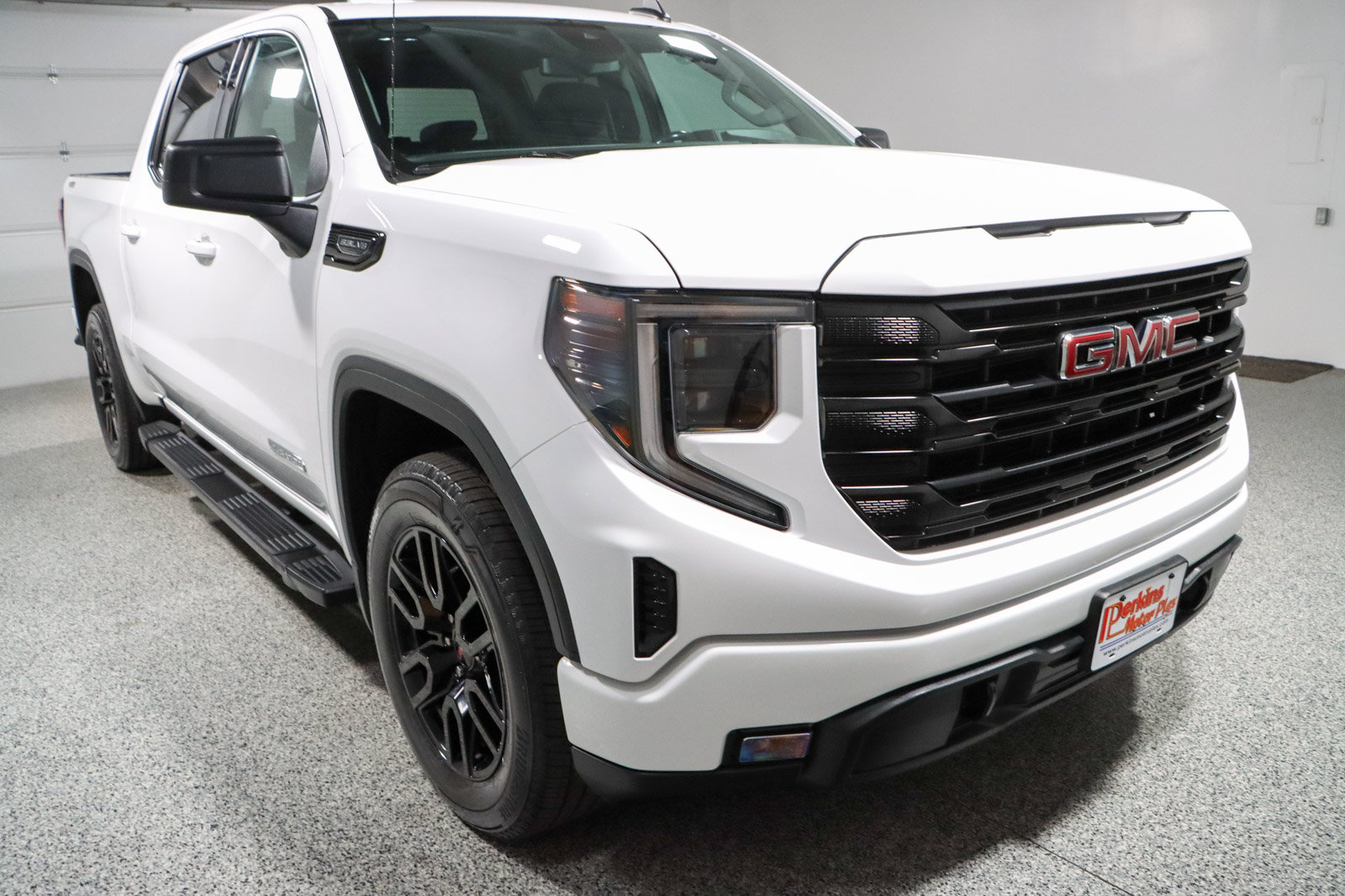 Used 2022 GMC Sierra 1500 Elevation w/ Preferred Package AWD/4WD image 5