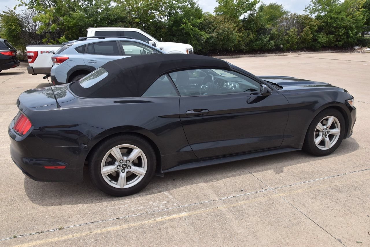 Used 2017 Ford Mustang Convertible RWD image 6