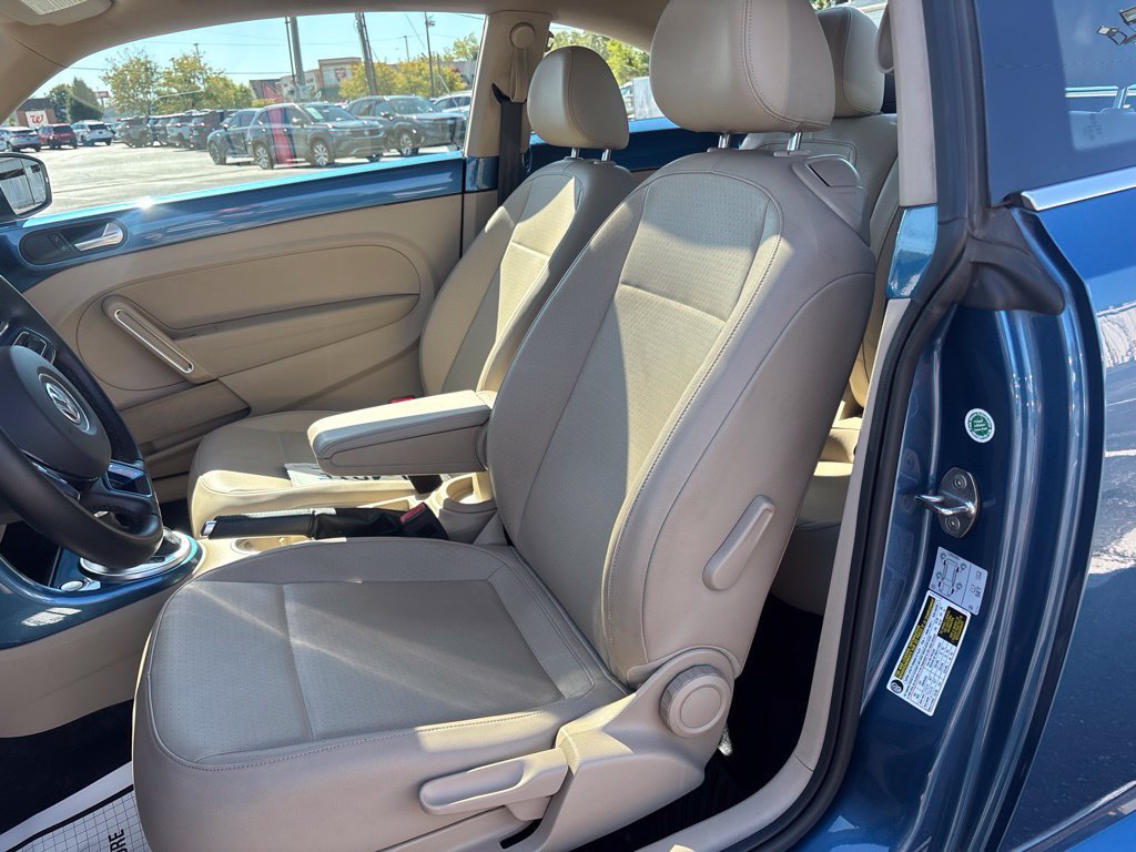 Used 2019 Volkswagen Beetle 2.0T SE FWD image 17