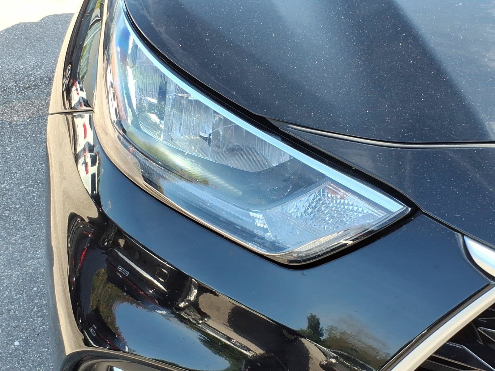 Used 2020 Toyota Highlander XLE AWD/4WD image 6