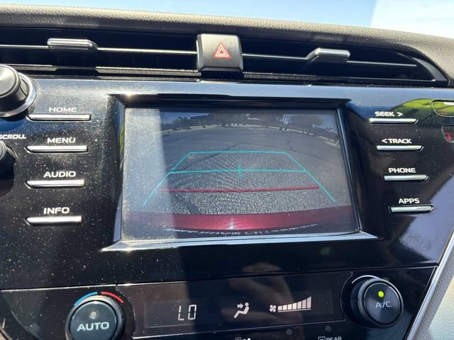 Used 2018 Toyota Camry SE FWD image 23