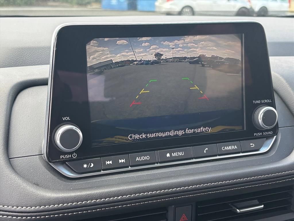 Used 2025 Nissan Rogue SV FWD image 5