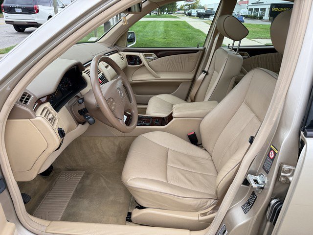 Used 2001 Mercedes-Benz E 320 Sedan image 9