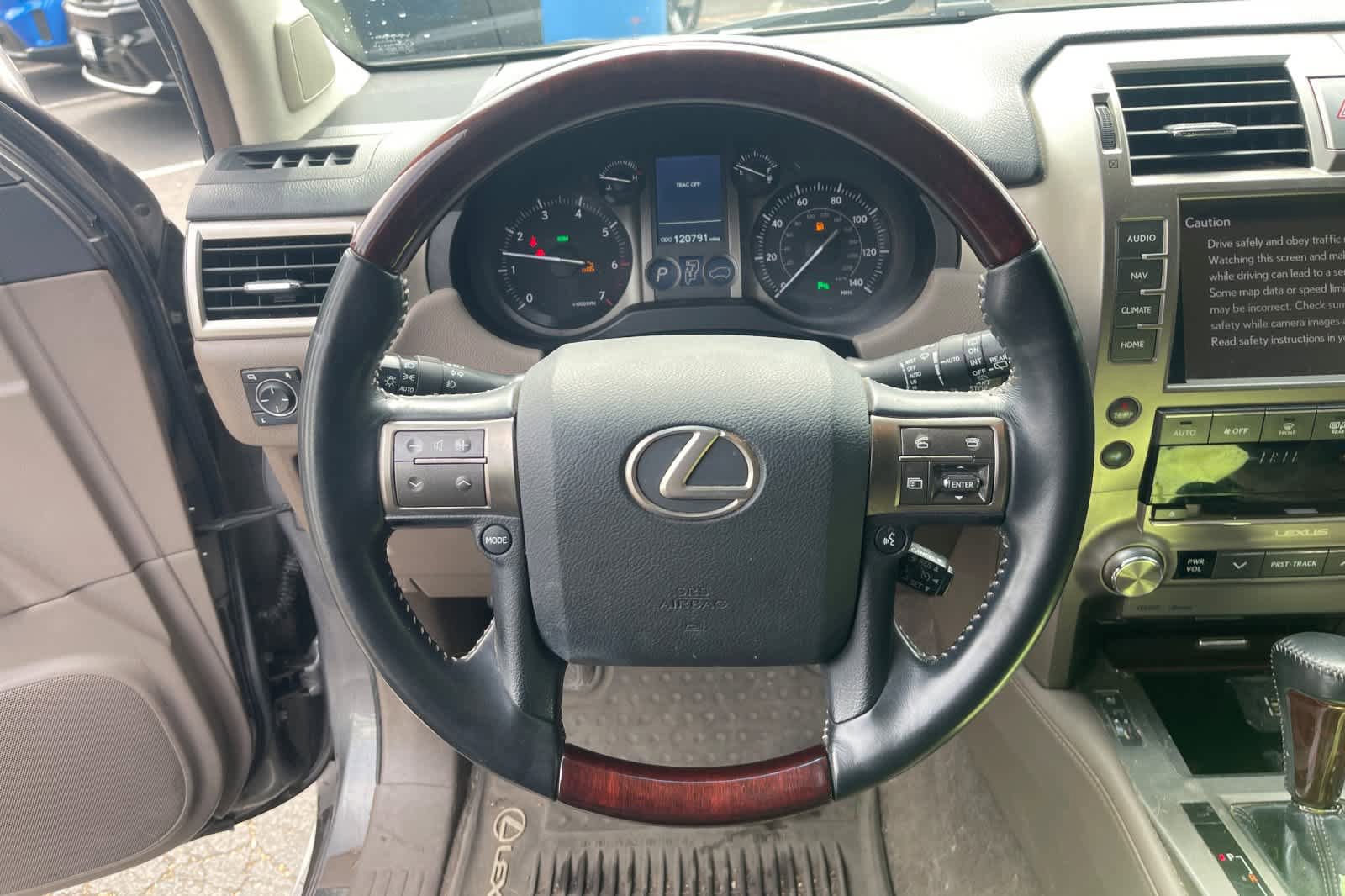 Used 2014 Lexus GX 460 w/ Premium Package AWD/4WD image 9