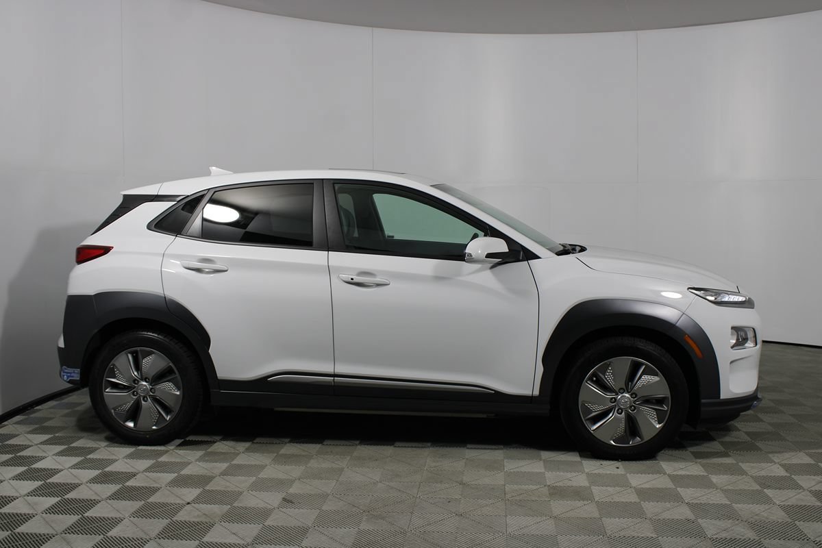 Used 2021 Hyundai Kona Limited w/ Cargo Package FWD image 35