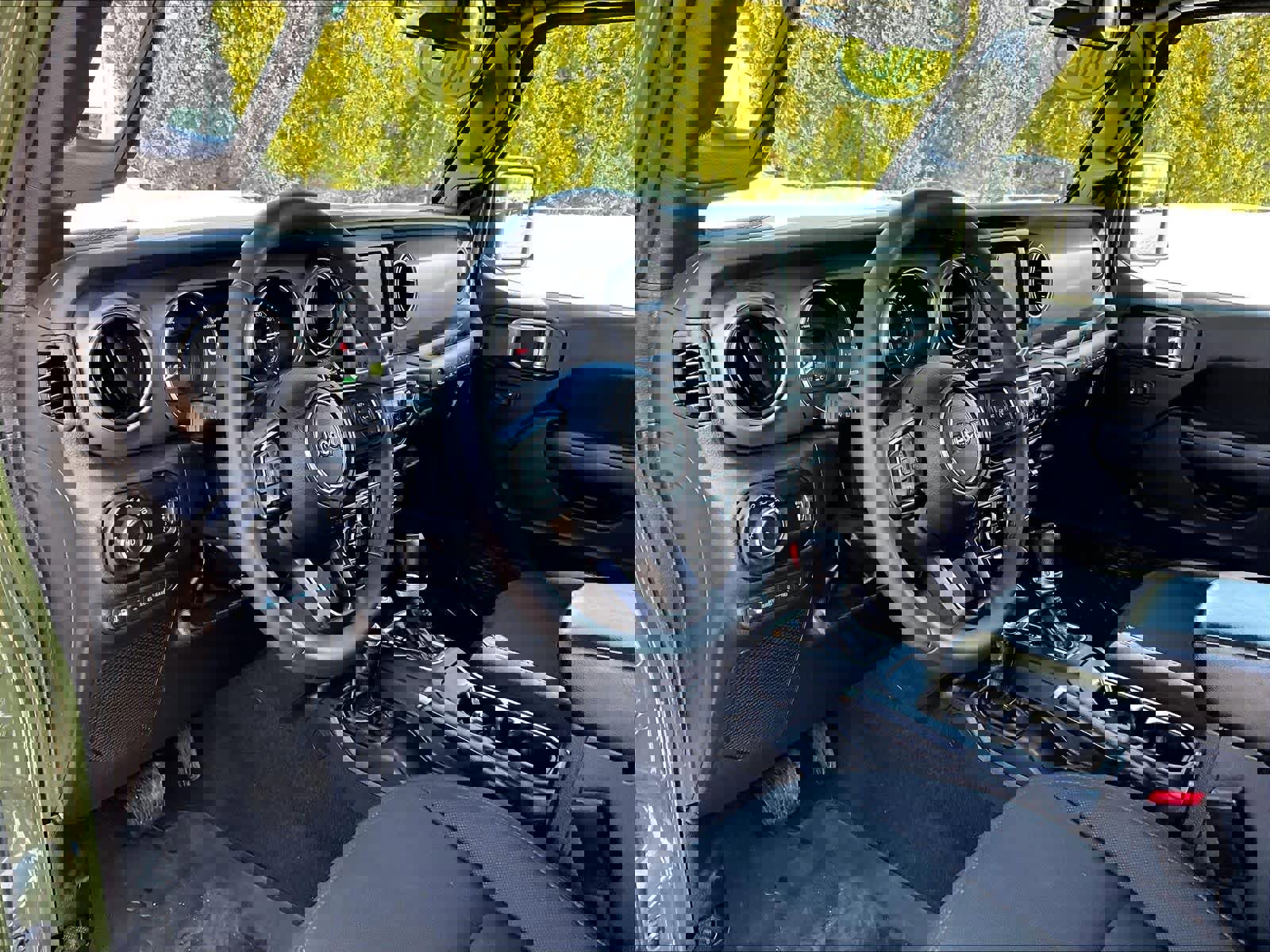 Used 2023 Jeep Wrangler Unlimited w/ Cold Weather Group image 8