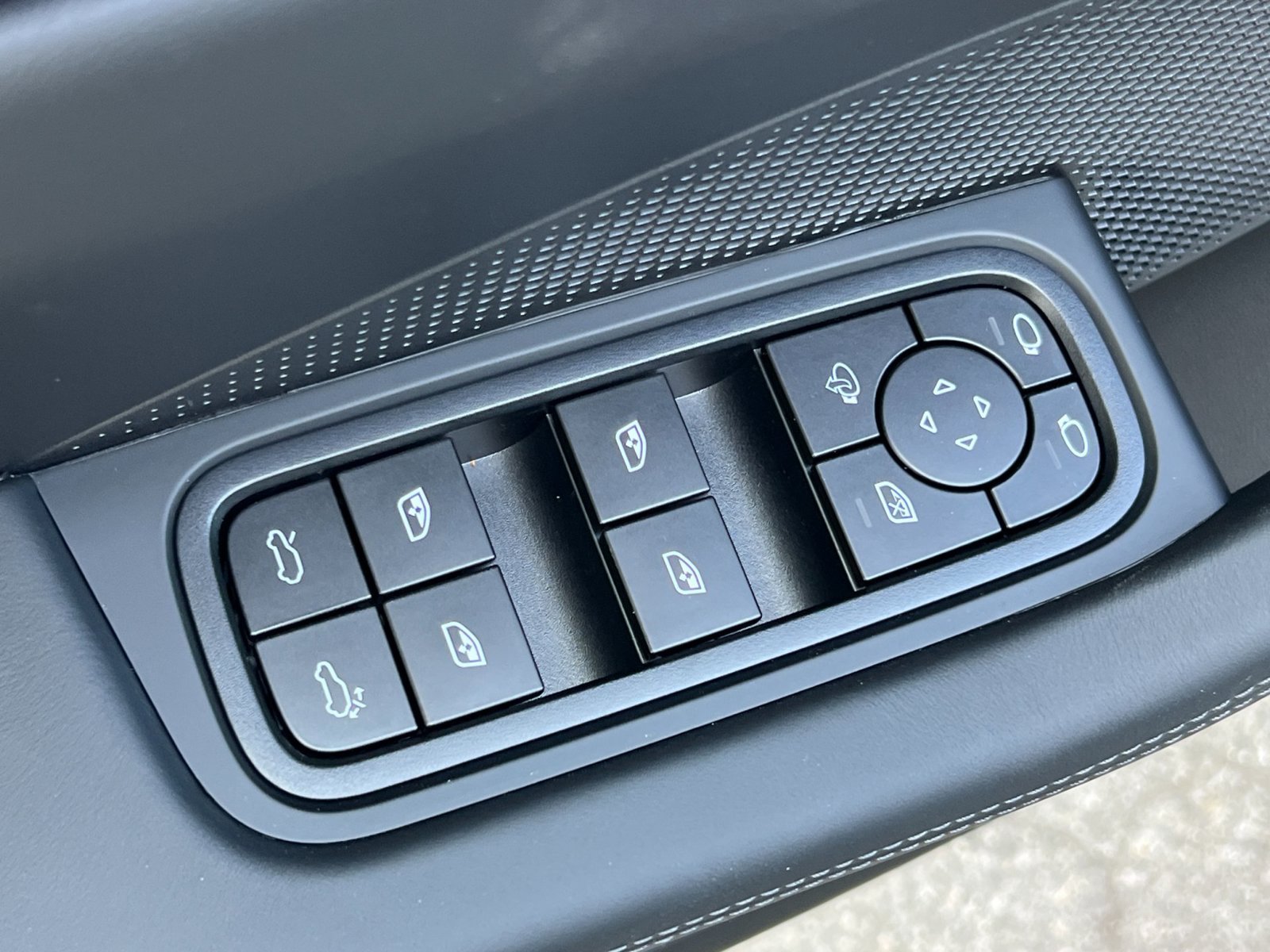 New 2026 Porsche Macan 4 Electric AWD/4WD image 13
