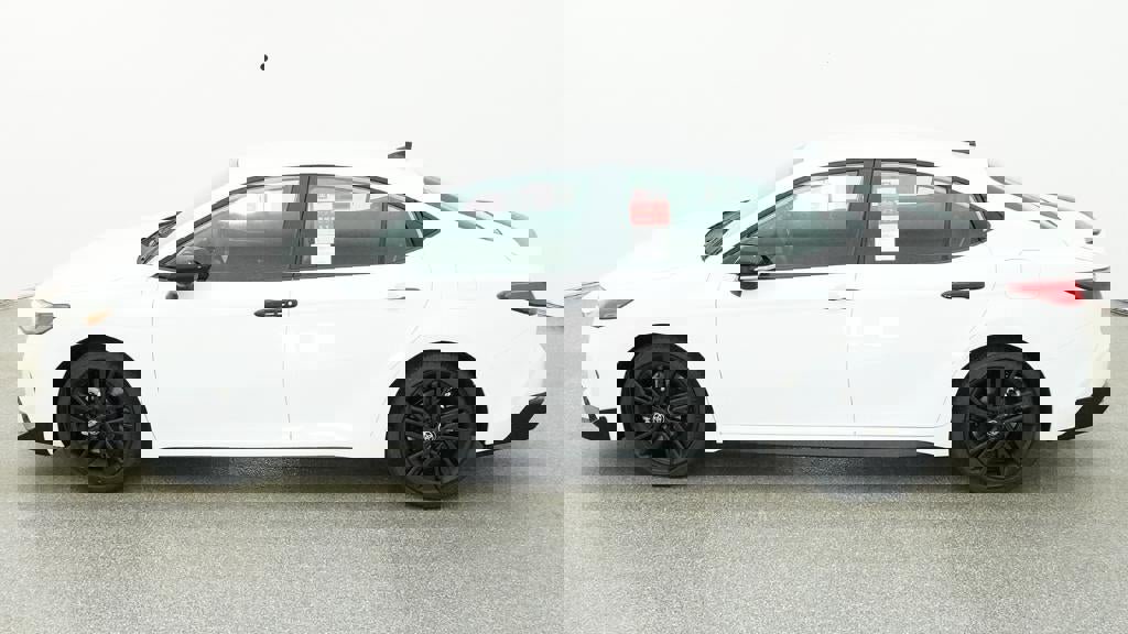 New 2026 Toyota Camry Hybrid FWD image 3