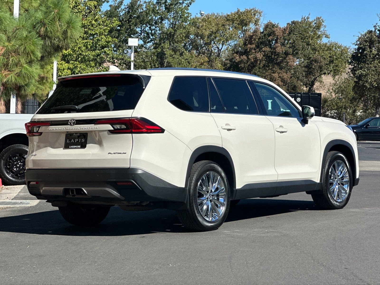 Used 2024 Toyota Grand Highlander AWD image 6