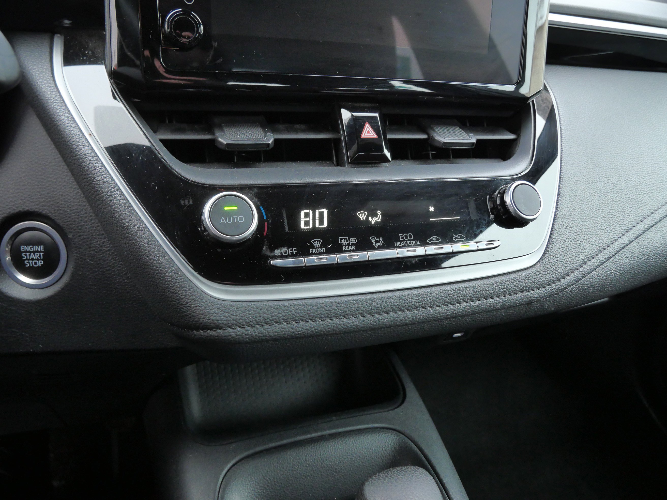 Certified 2024 Toyota Corolla SE image 24