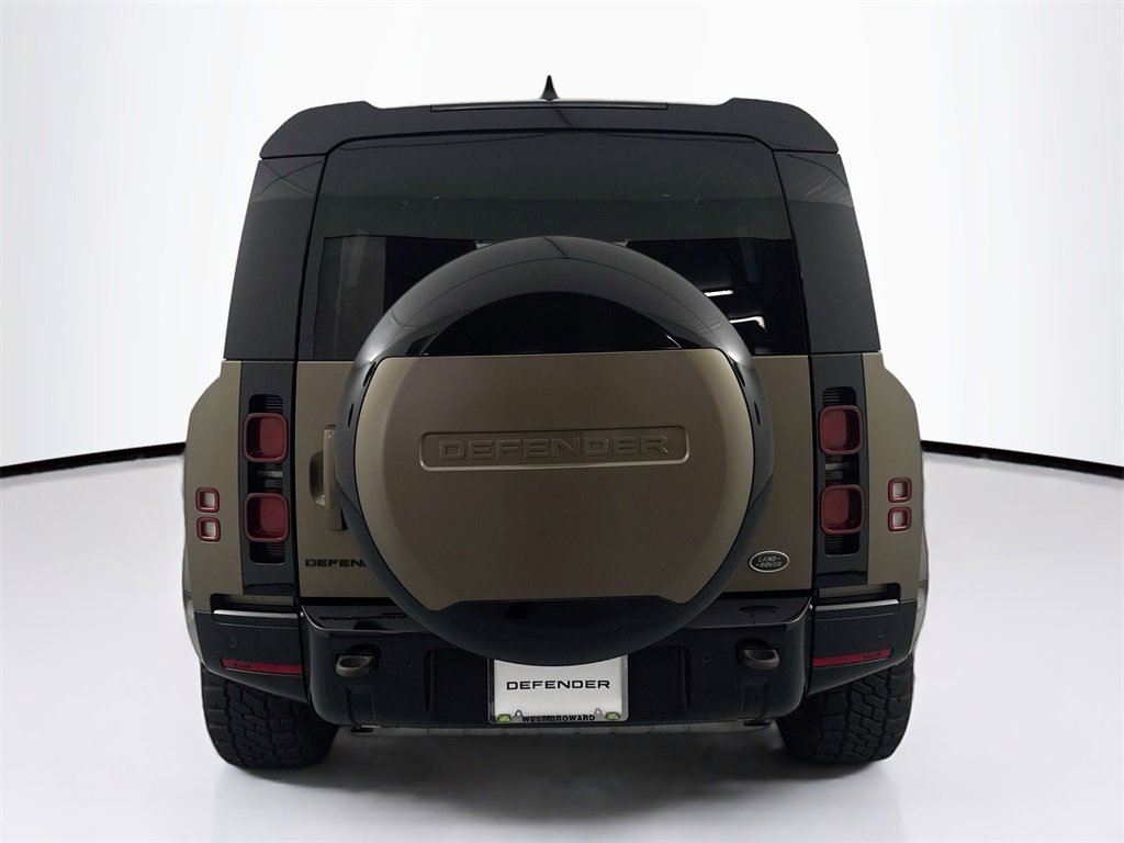 Certified 2023 Land Rover Defender 110 X-Dynamic SE image 6