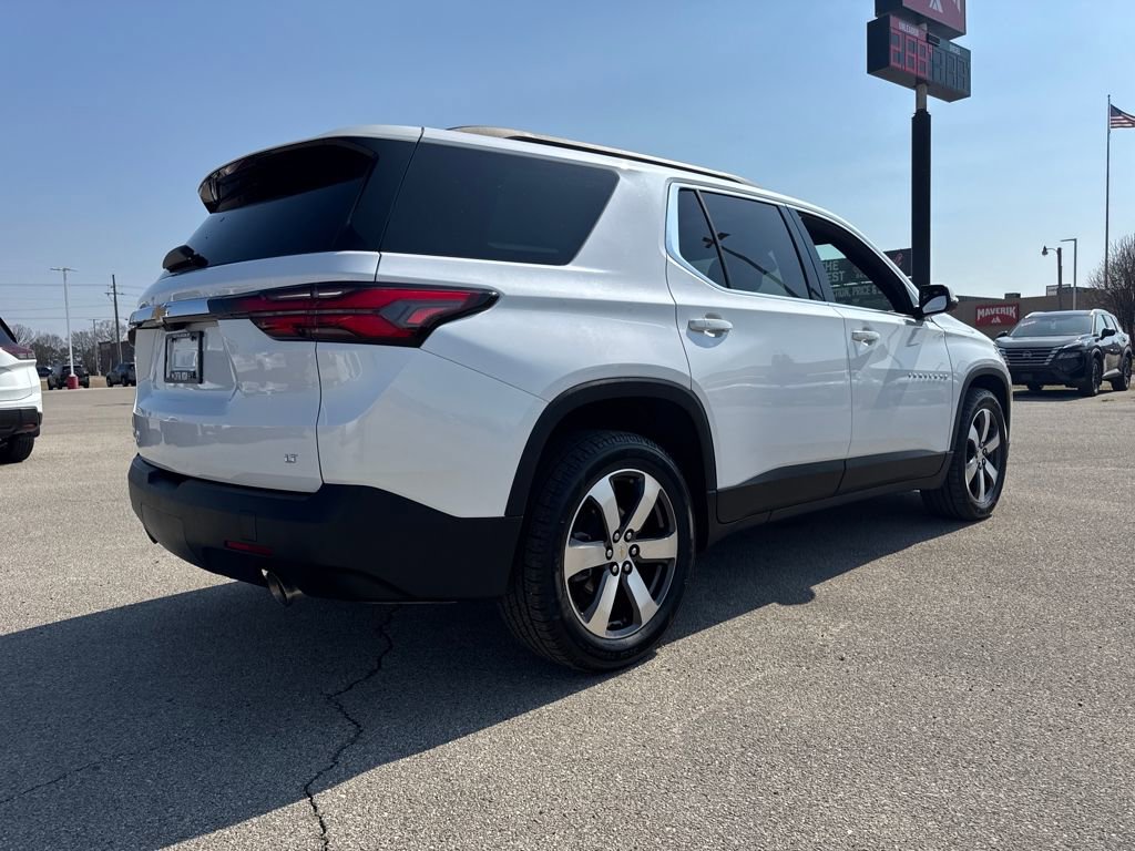 Used 2023 Chevrolet Traverse LT w/ LT Premium Package AWD/4WD image 7