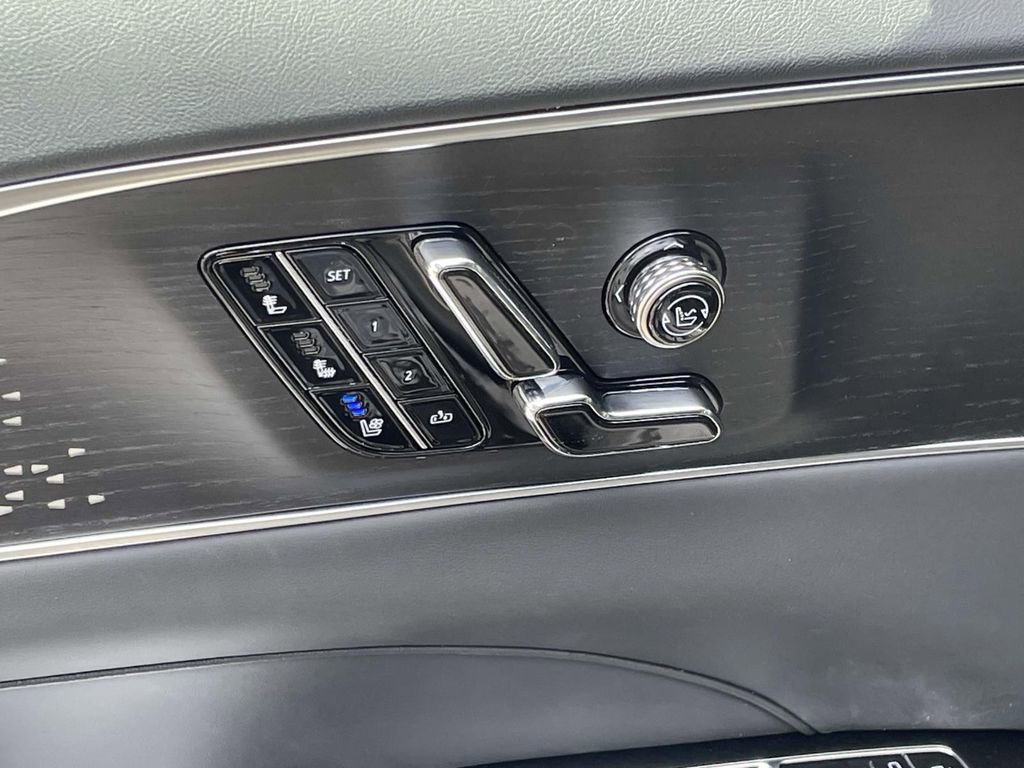 New 2026 Cadillac Lyriq V w/ LPO, Red Accent Package image 16