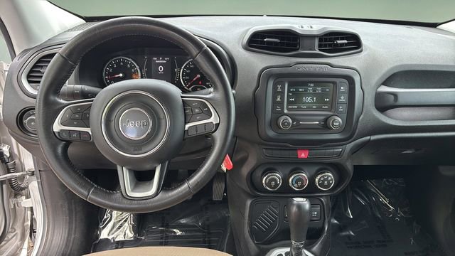 Used 2015 Jeep Renegade Latitude image 11
