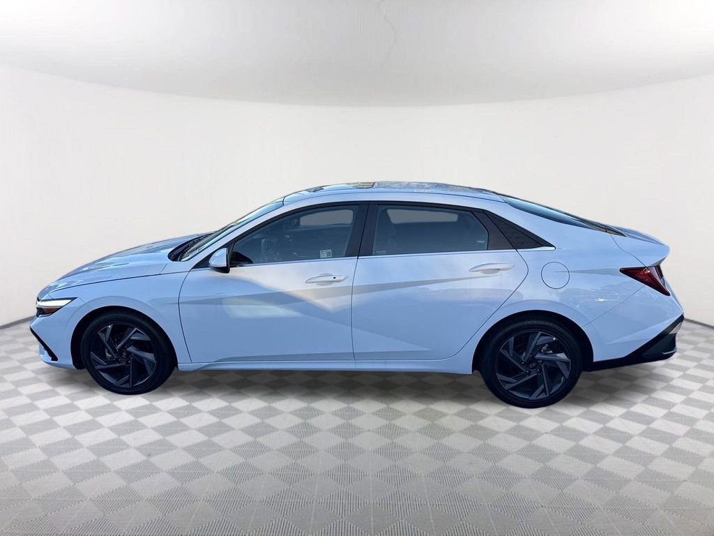 New 2025 Hyundai Elantra SEL w/ Cargo Package FWD image 8