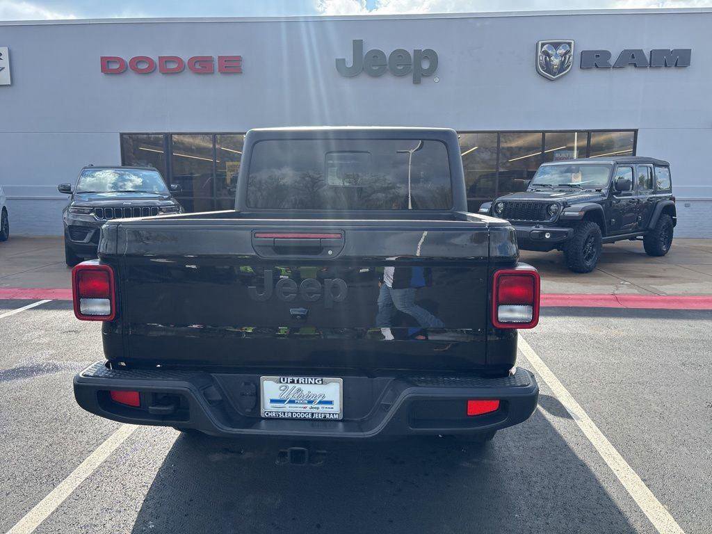 Used 2023 Jeep Gladiator Sport AWD/4WD image 7
