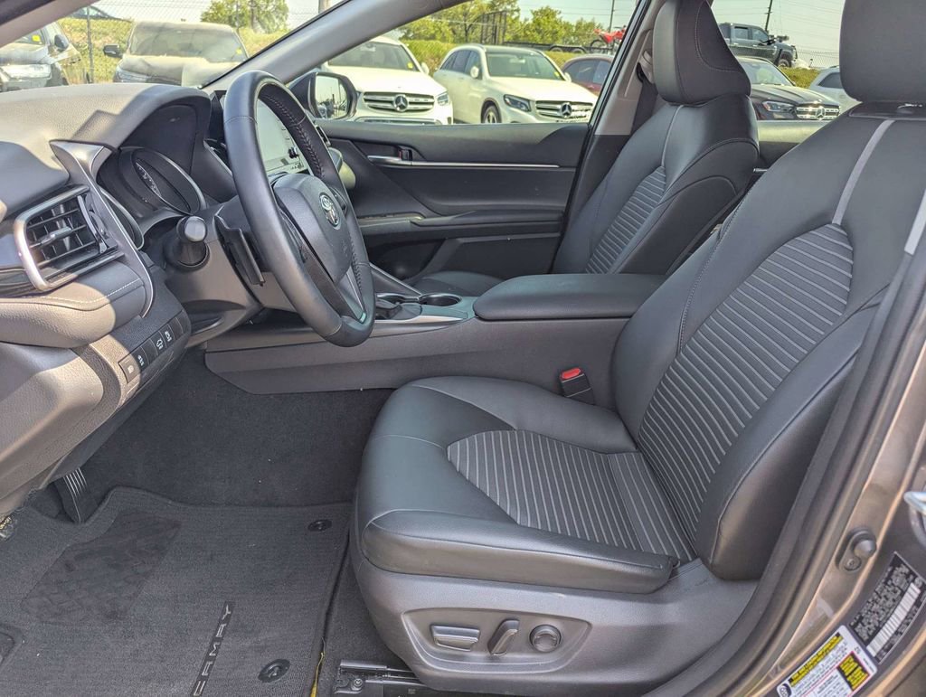 Used 2021 Toyota Camry SE image 19