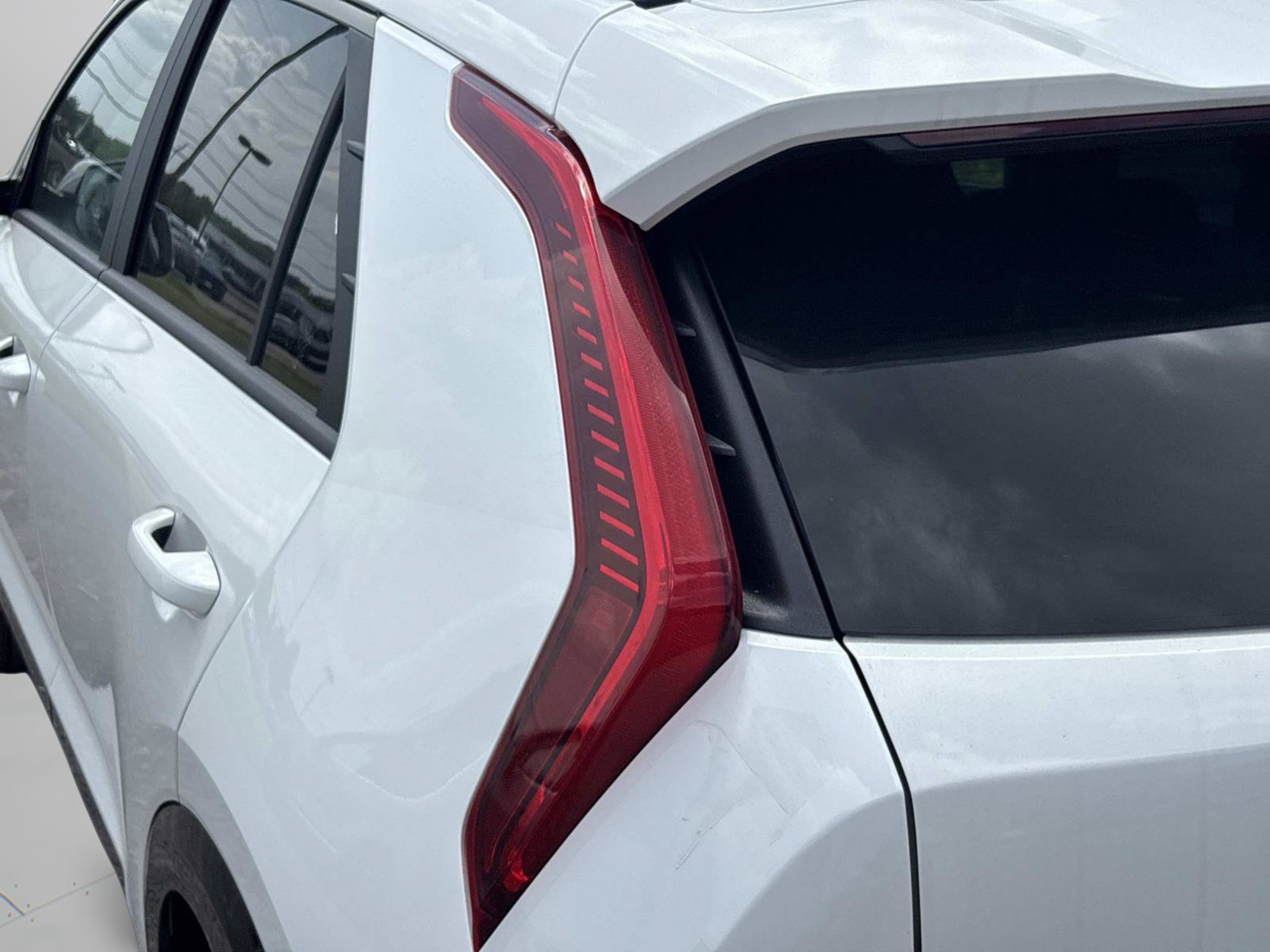 New 2026 Kia Niro Wind FWD image 11