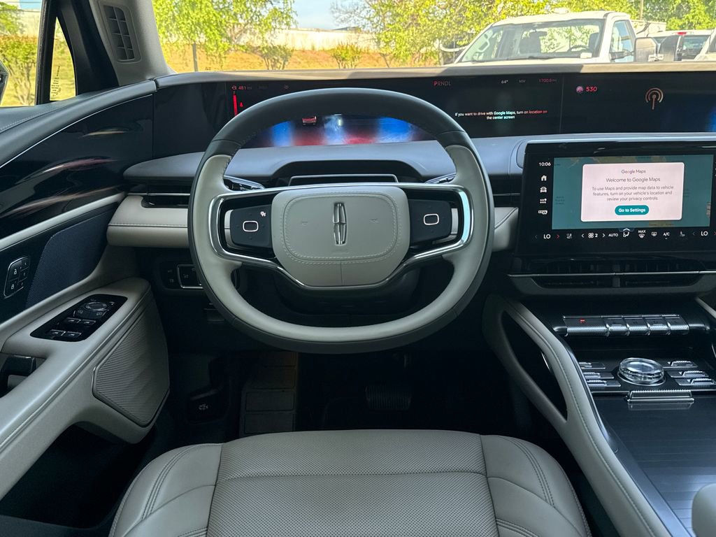 Used 2025 Lincoln Nautilus Premier AWD/4WD image 13