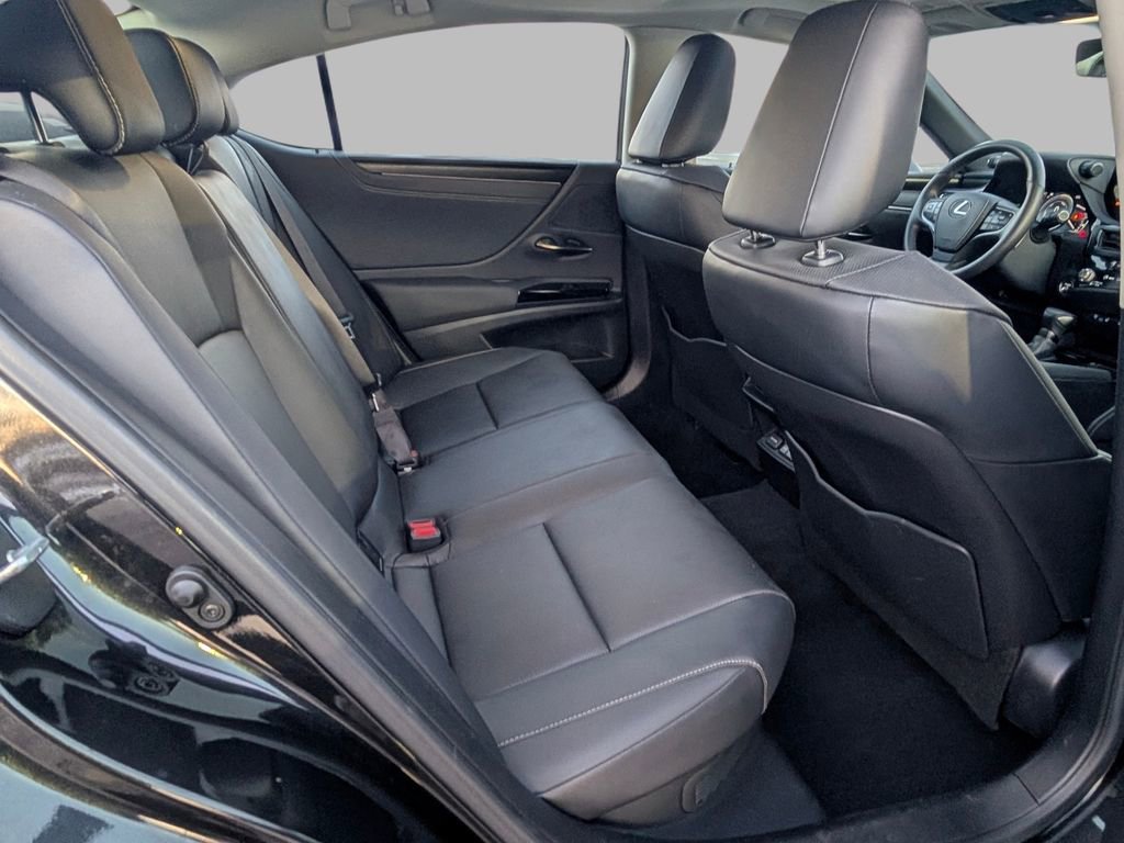 Used 2024 Lexus ES 300h w/ Premium Package image 10