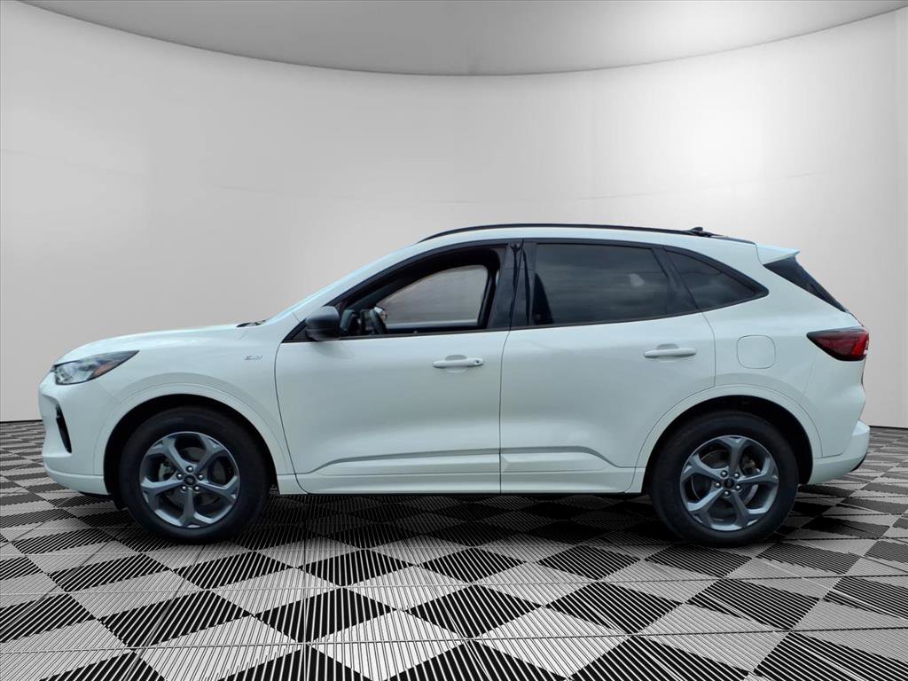 Used 2023 Ford Escape ST-Line w/ Tech Pack #1 AWD/4WD image 9