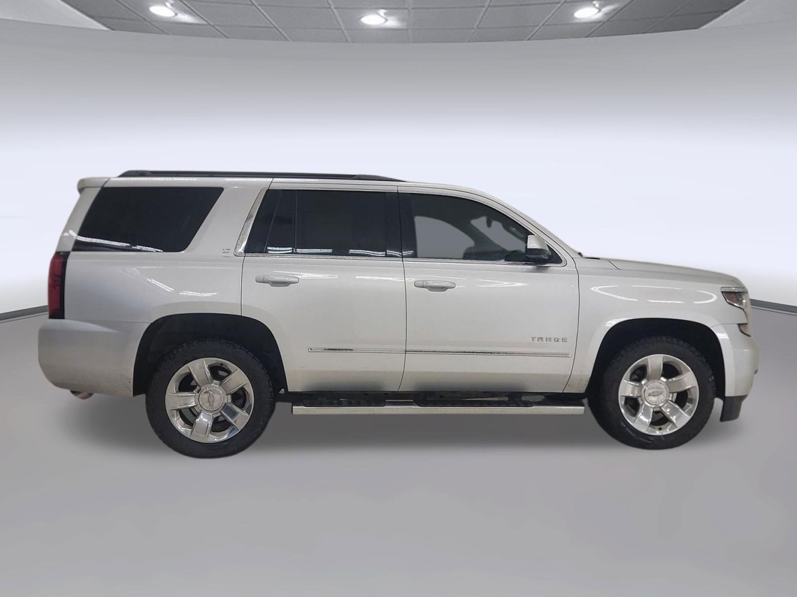 Used 2019 Chevrolet Tahoe LT w/ LT Signature Package image 8