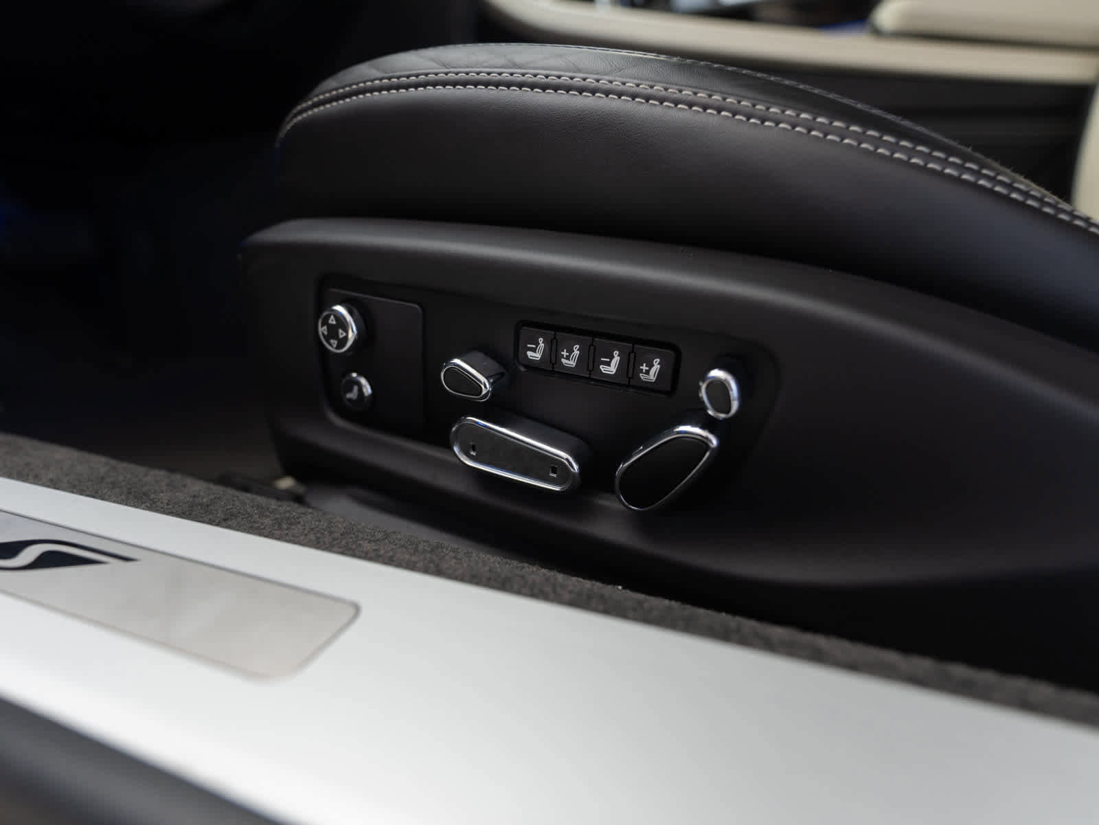 Used 2023 Bentley Continental GT S image 33