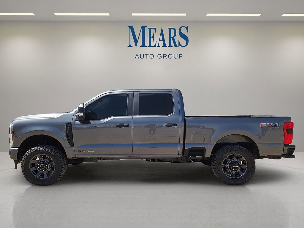Used 2024 Ford F250 XL w/ STX Appearance Package image 2