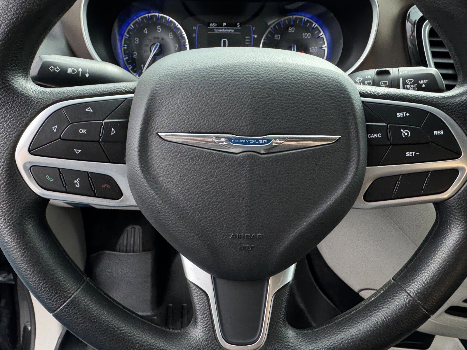 Used 2021 Chrysler Voyager LX image 19