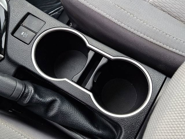 Used 2015 Toyota Corolla LE image 28