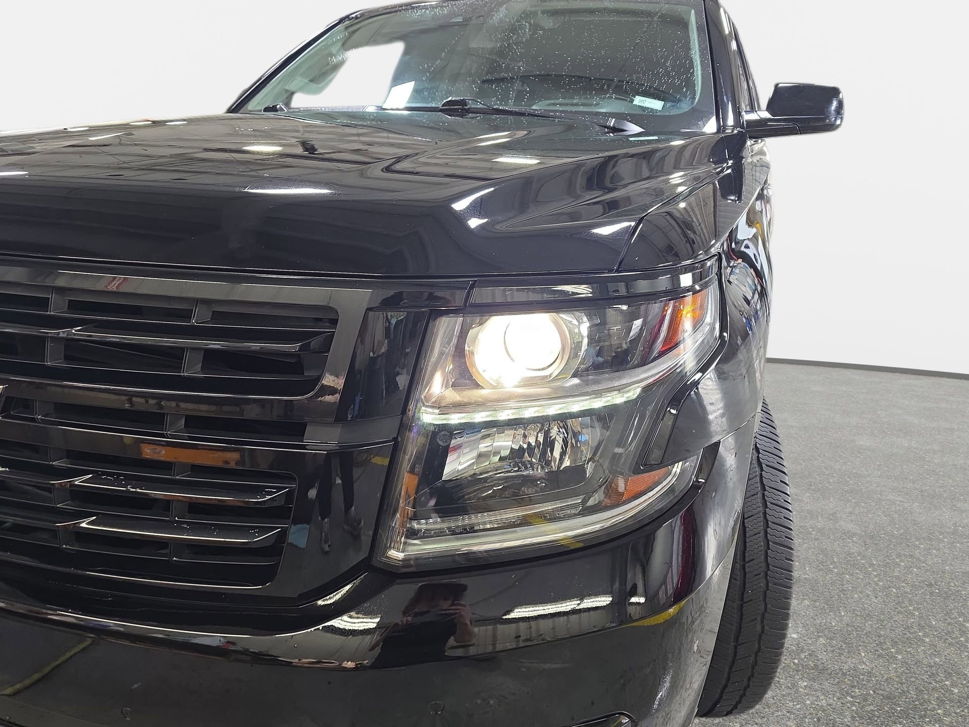 Used 2020 Chevrolet Tahoe Premier w/ 6.2L Performance Package AWD/4WD image 30