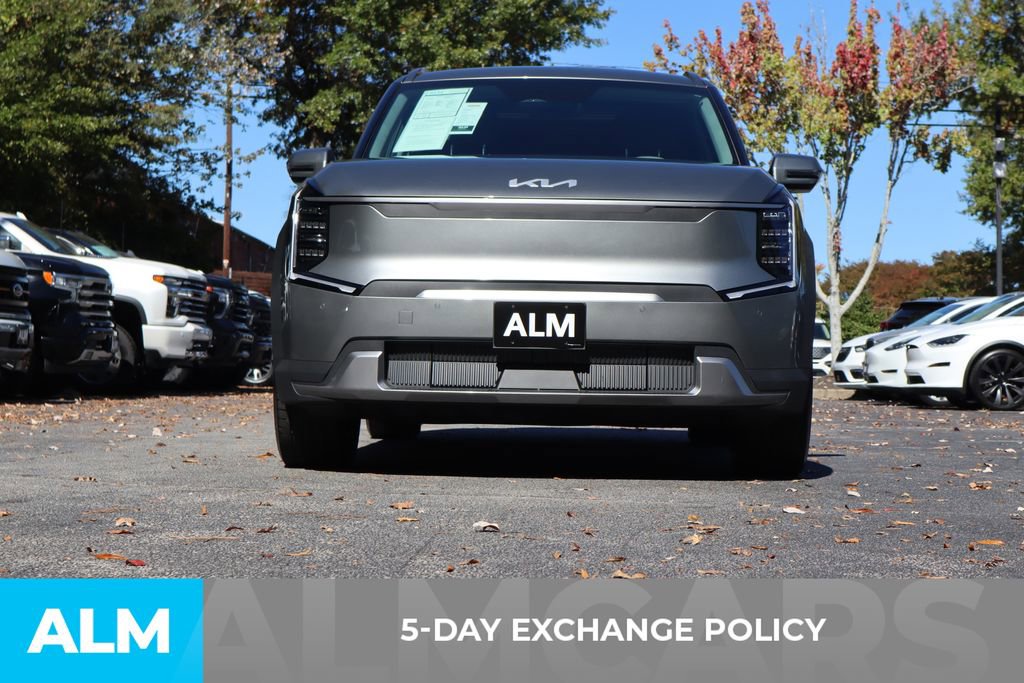 Used 2024 Kia EV9 Wind image 4