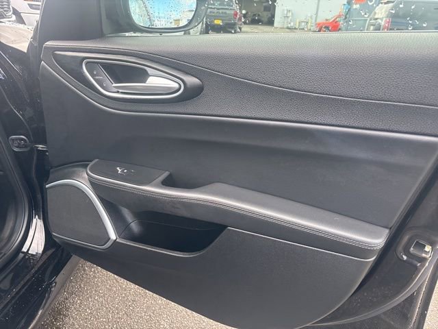 Used 2018 Alfa Romeo Giulia Base image 10