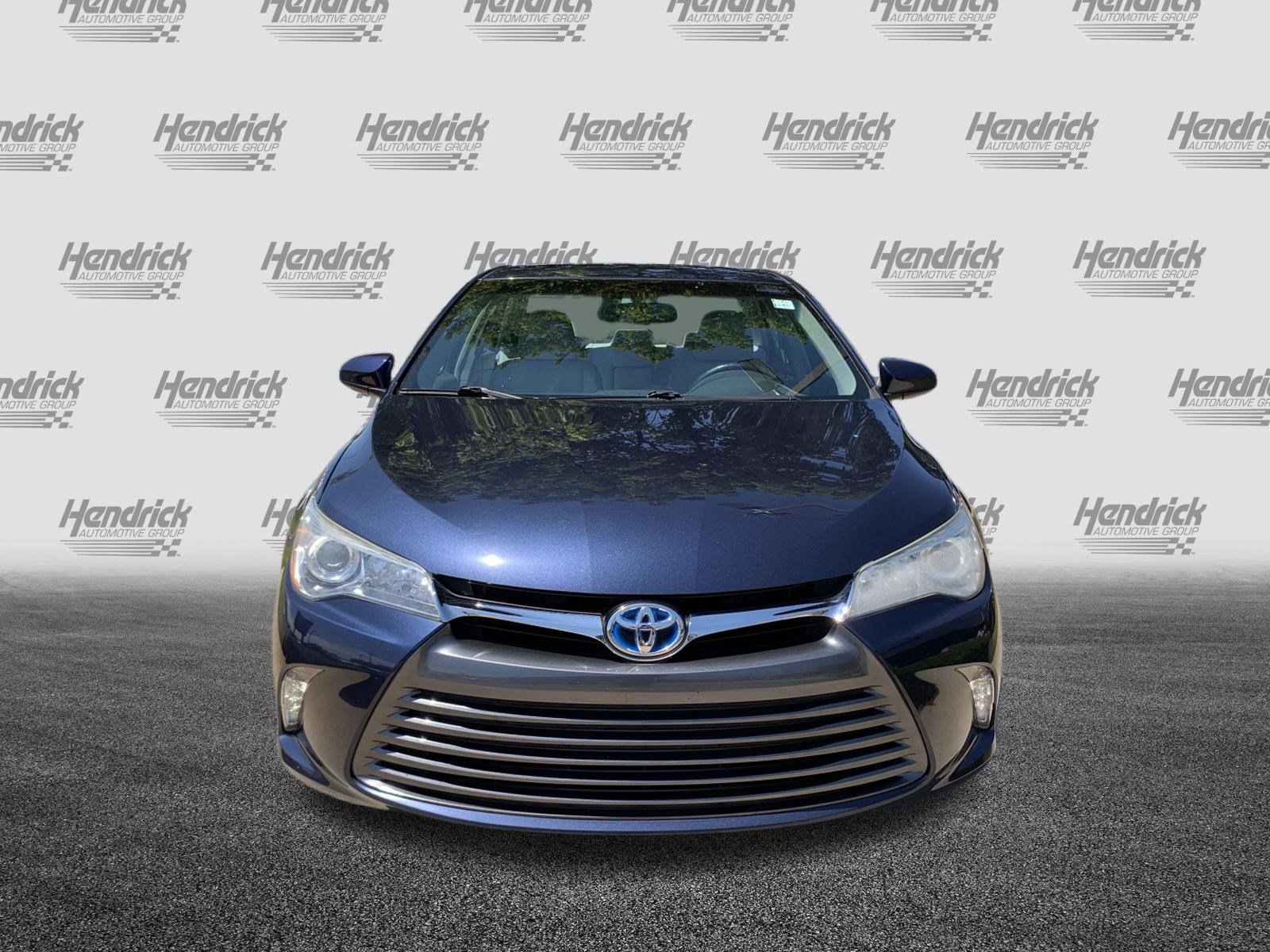 Used 2015 Toyota Camry XLE w/ Moonroof Package FWD image 3
