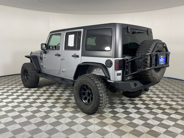 Used 2018 Jeep Wrangler Unlimited Sahara w/ Connectivity Group AWD/4WD image 23