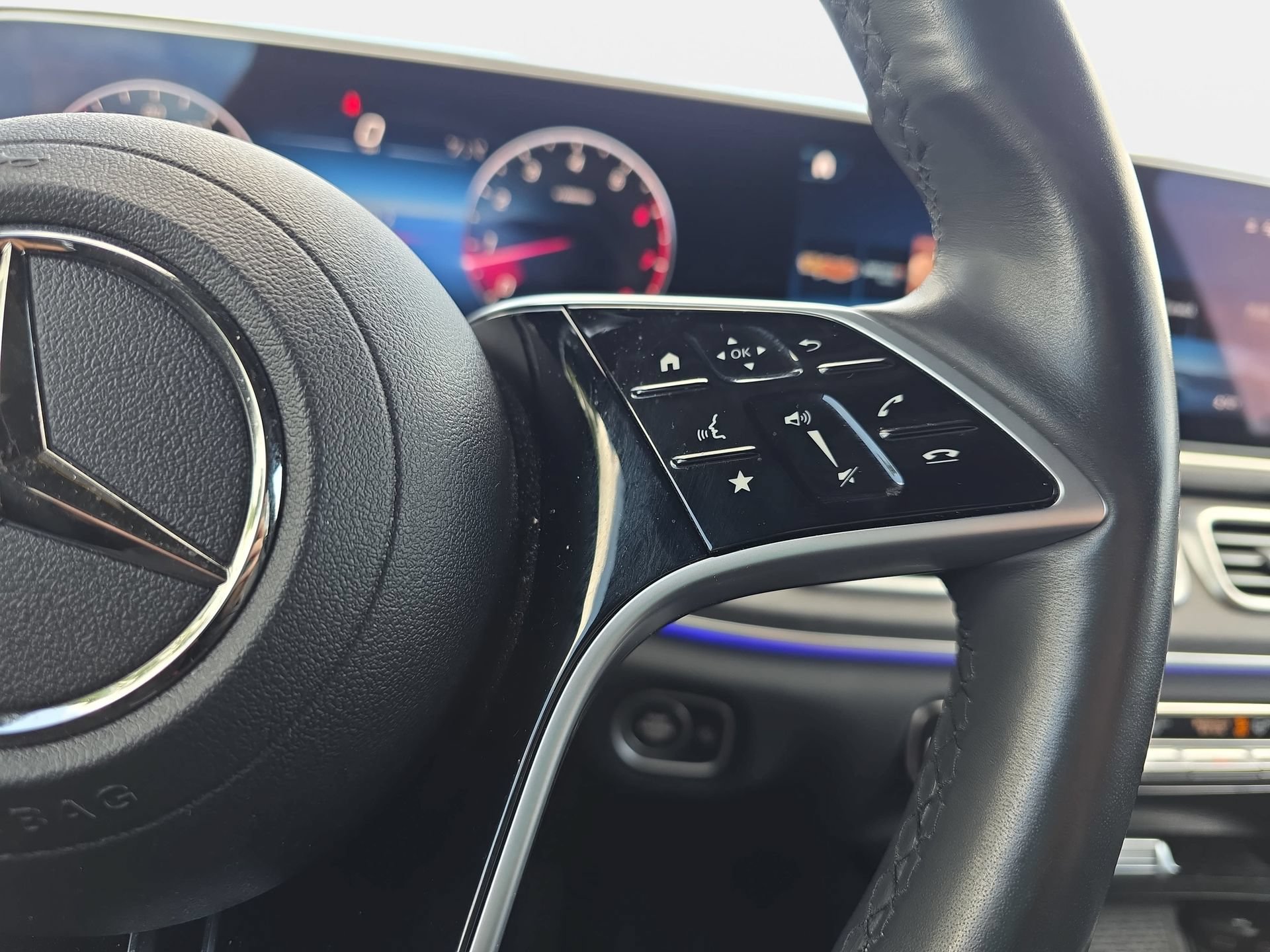 Used 2024 Mercedes-Benz GLE 450 4MATIC image 18
