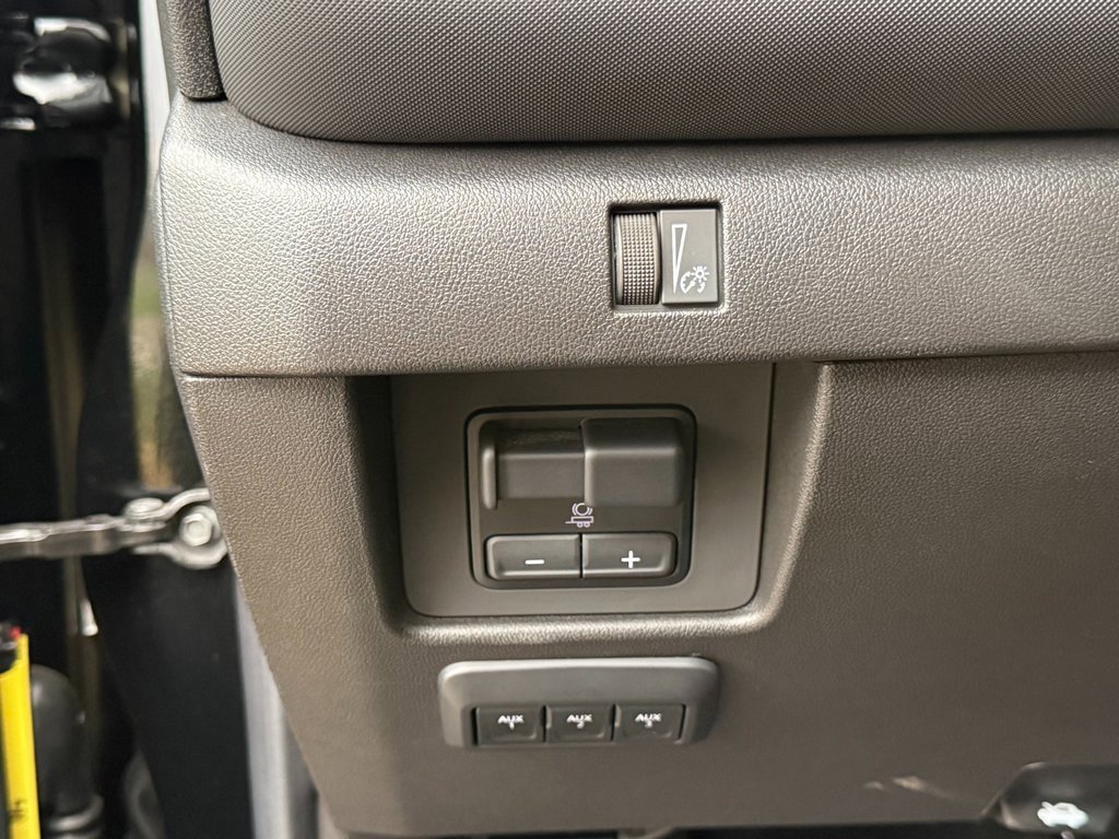 Certified 2024 Chevrolet Colorado Z71 w/ Z71 Convenience Package 2 image 13