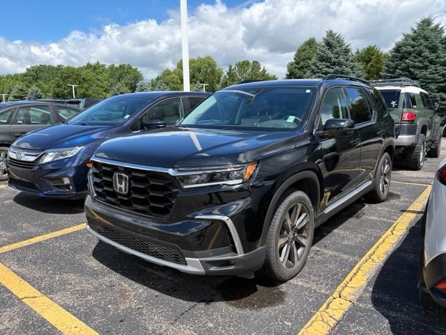 Used 2025 Honda Pilot Elite image 3