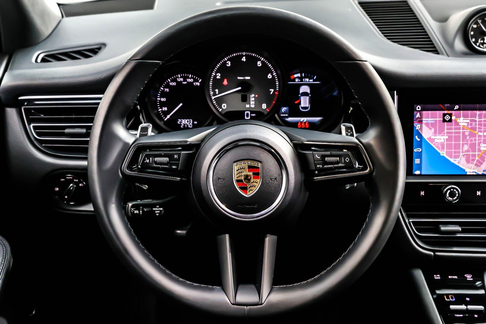 Used 2024 Porsche Macan S image 18