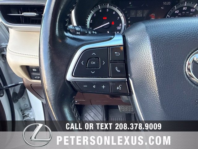 Used 2020 Toyota Highlander XLE AWD/4WD image 28