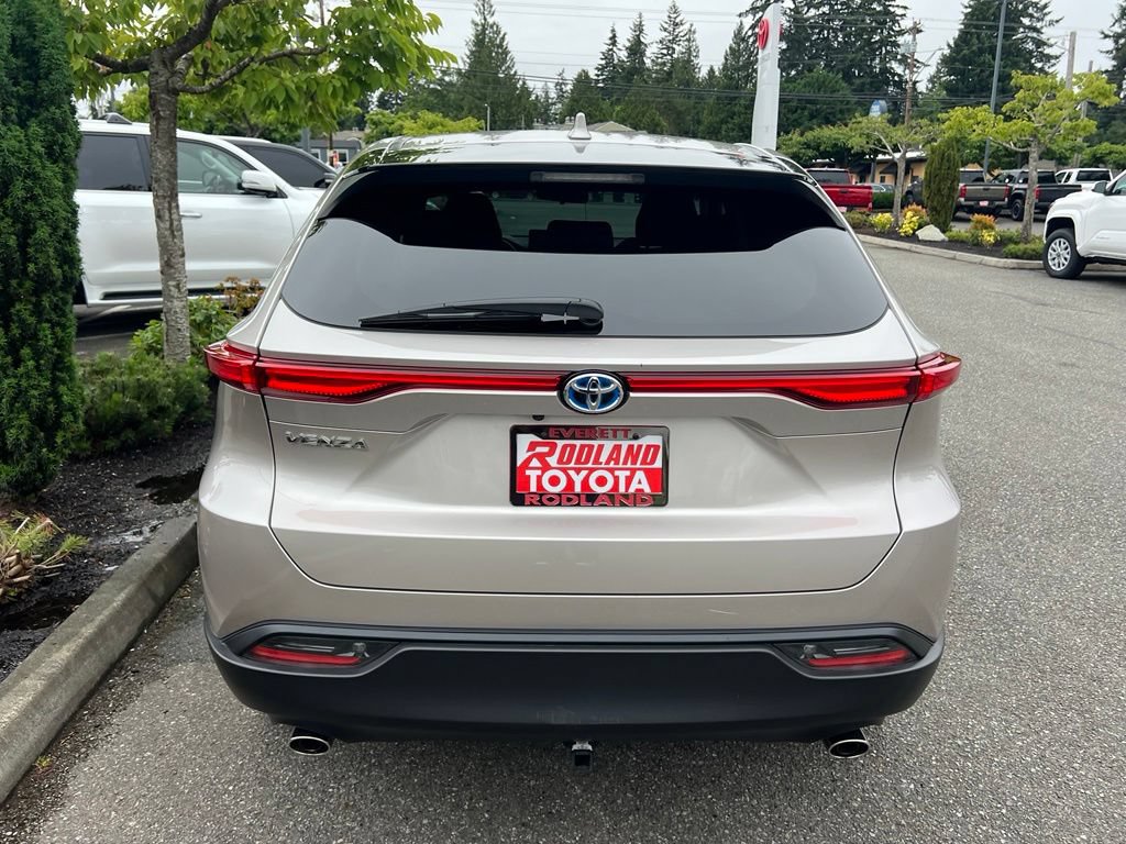 Certified 2023 Toyota Venza LE AWD/4WD image 8