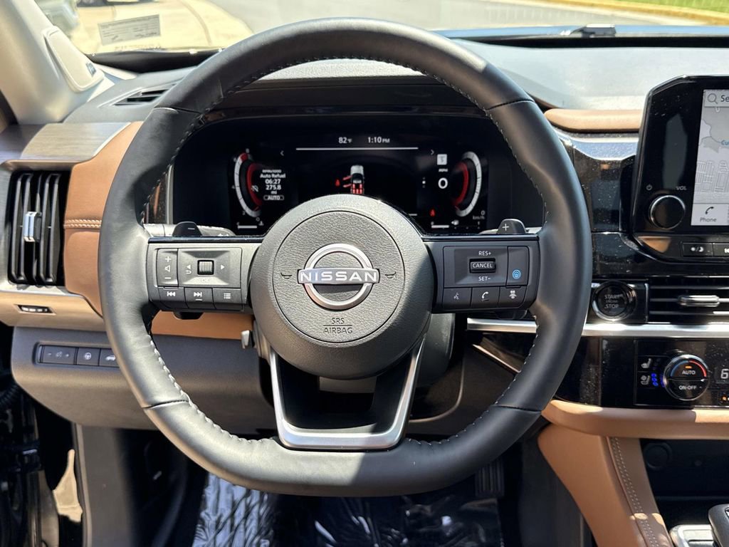 Used 2025 Nissan Pathfinder Platinum AWD/4WD image 32