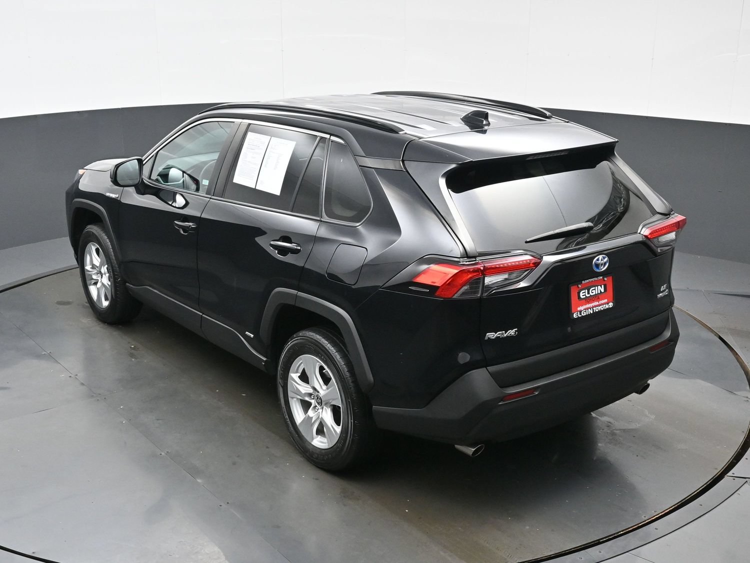 Used 2021 Toyota RAV4 LE AWD/4WD image 36