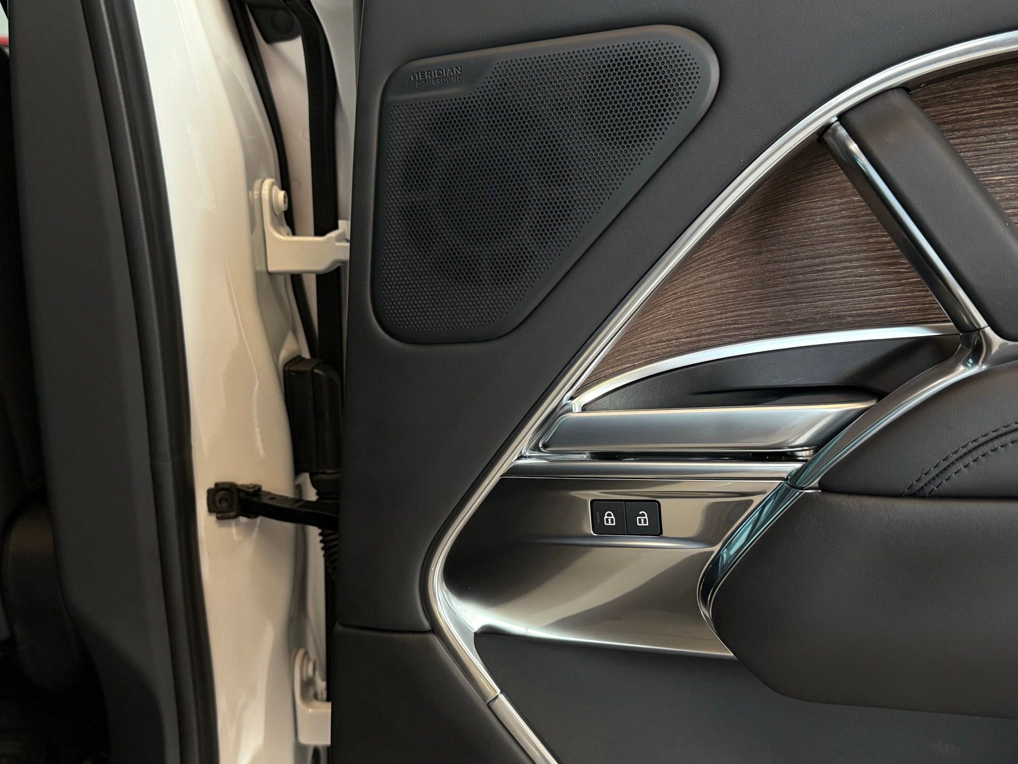 Used 2025 Land Rover Range Rover SE image 30