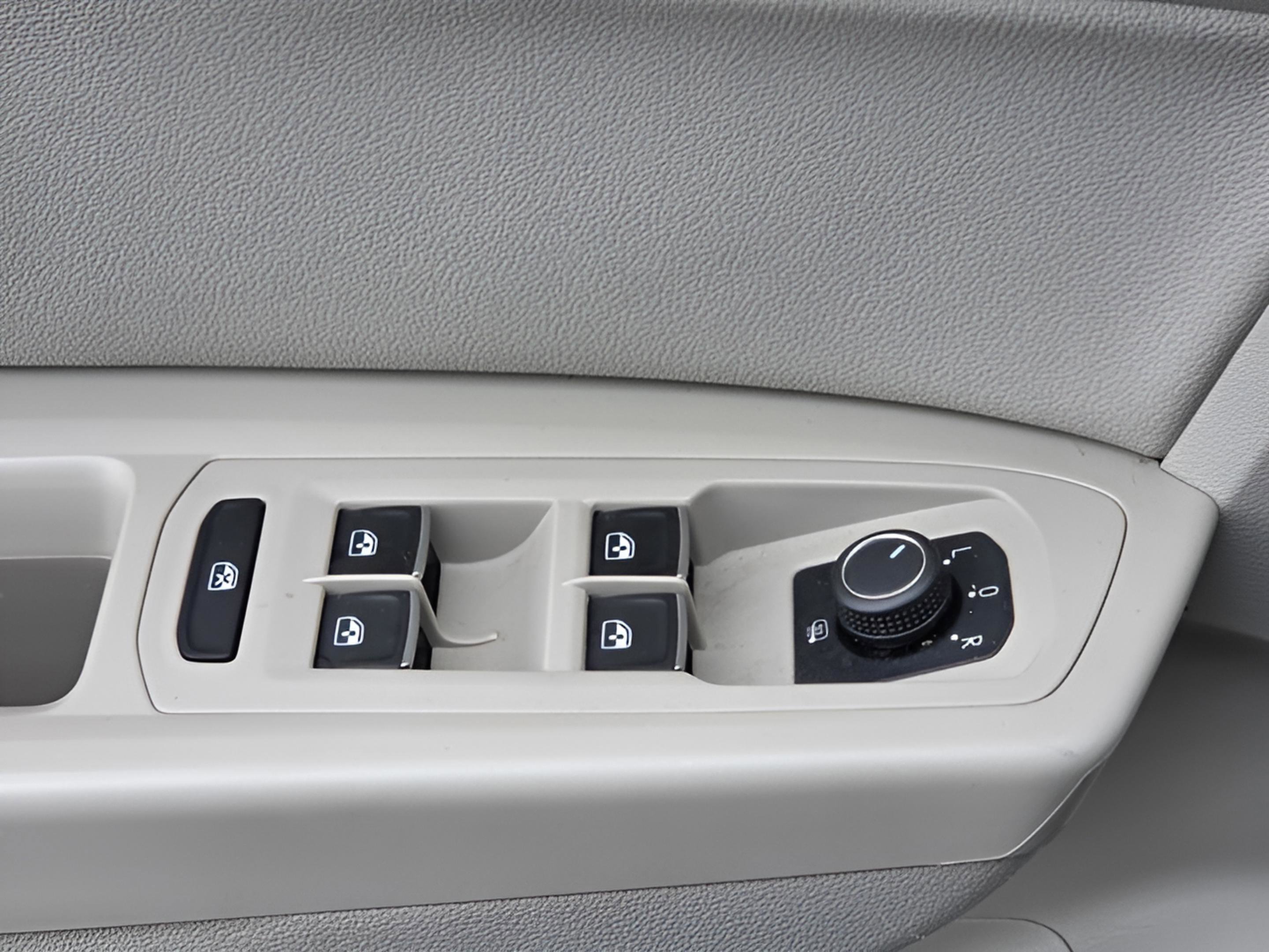Used 2019 Volkswagen Atlas SE w/ Towing Package image 22